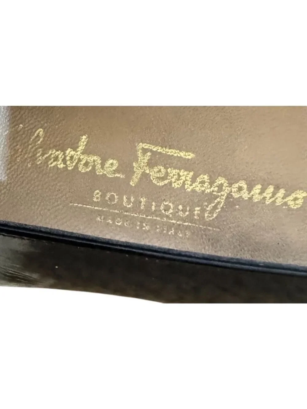 Salvatore Ferragamo Black Patent Leather Heels Sz 8.5 AA Gold Buckle & Bow Detai